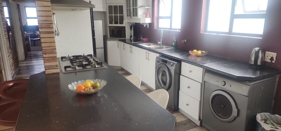 4 Bedroom Property for Sale in Wavecrest Western Cape